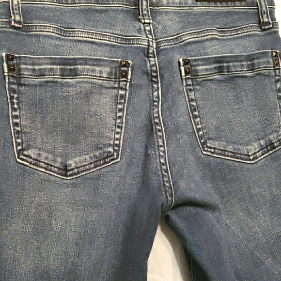 ROCK & REPUBLIC DISTRESSED SKINNY JEANS SZ 8 - Picture 6 of 8